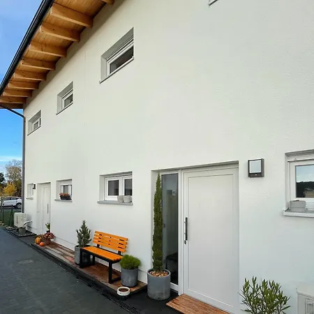 Апартаменты Moderne Doppelhaushaelfte Mit 3 Schlafzimmern Nahe Scharmuetzelsee - Perfekt Fuer Urlaub & Laengere Aufenthalte *