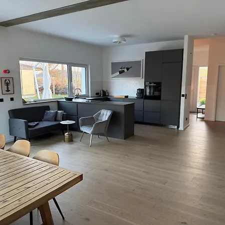 Moderne Doppelhaushaelfte Mit 3 Schlafzimmern Nahe Scharmuetzelsee - Perfekt Fuer Urlaub & Laengere Aufenthalte Апартаменты