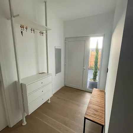 Moderne Doppelhaushaelfte Mit 3 Schlafzimmern Nahe Scharmuetzelsee - Perfekt Fuer Urlaub & Laengere Aufenthalte