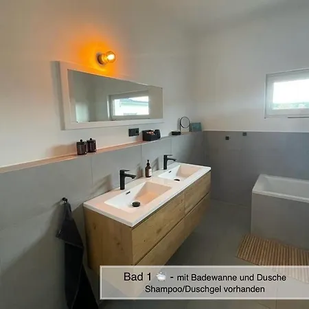 Moderne Doppelhaushaelfte Mit 3 Schlafzimmern Nahe Scharmuetzelsee - Perfekt Fuer Urlaub & Laengere Aufenthalte