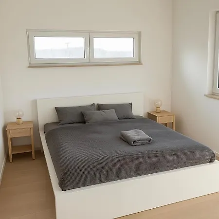 Апартаменты Moderne Doppelhaushaelfte Mit 3 Schlafzimmern Nahe Scharmuetzelsee - Perfekt Fuer Urlaub & Laengere Aufenthalte *