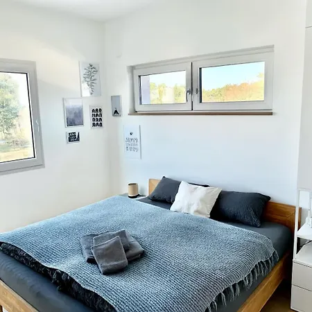 Апартаменты Moderne Doppelhaushaelfte Mit 3 Schlafzimmern Nahe Scharmuetzelsee - Perfekt Fuer Urlaub & Laengere Aufenthalte